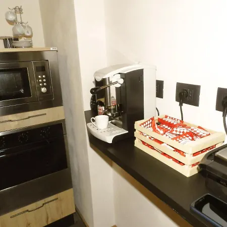 2nd Floor - 5 Terre Appartement